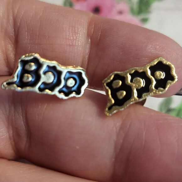 Vintage Halloween "Boo" Enamel Stud Earrings - Picture 1 of 5